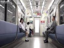 【中出し】[モザイク破壊終電でヤリマンと二人きり！向かいの席でパンティをチラつかせ…。